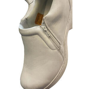 Genuine Grip Women’s Leather Shoes Size 9.5 Slip On Zip Slip Resistant Comfort